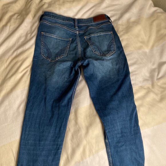 High-Rise Hollister Jeans - Picture 4 of 4